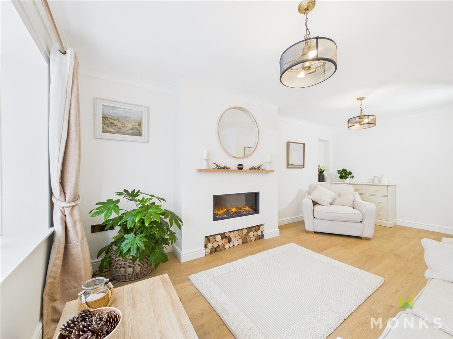 37 Llanforda Mead, Oswestry, SY11 1TS For Sale